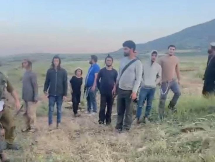 مستعمرون يقتحمون أراضي خربة الطويل جنوب نابلس